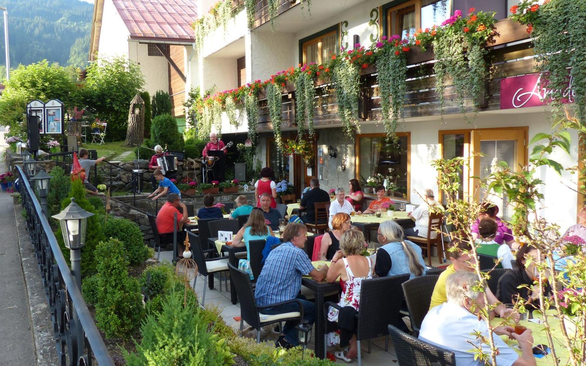 Hotel Restaurant Amadeus - Inclusive Skipass Und Vieles Mehr Bad Hindelang Dış mekan fotoğraf